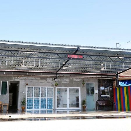 Teruntum 96 Guest House 关丹 外观 照片